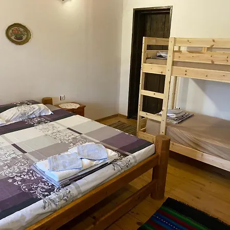 под старата липа Gorica